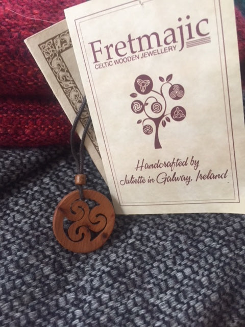 Trisket Necklace