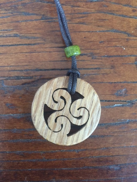 Trisket Necklace