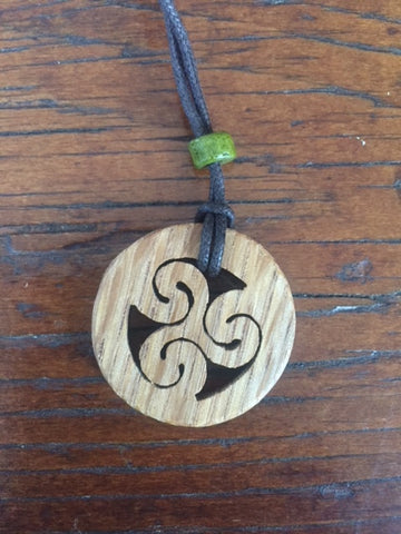 Trisket Necklace